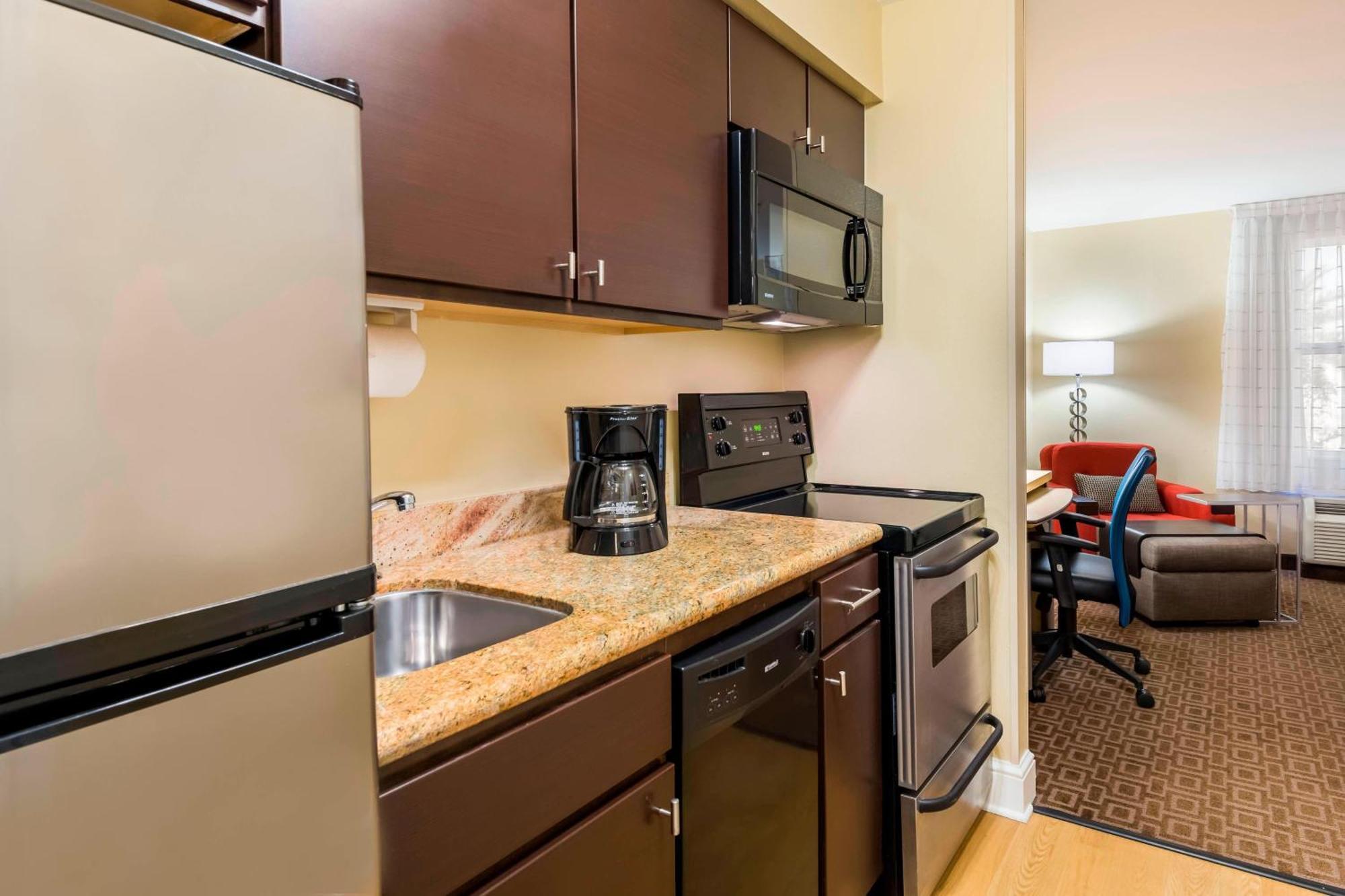 Towneplace Suites Tampa Westshore/Airport Exterior photo