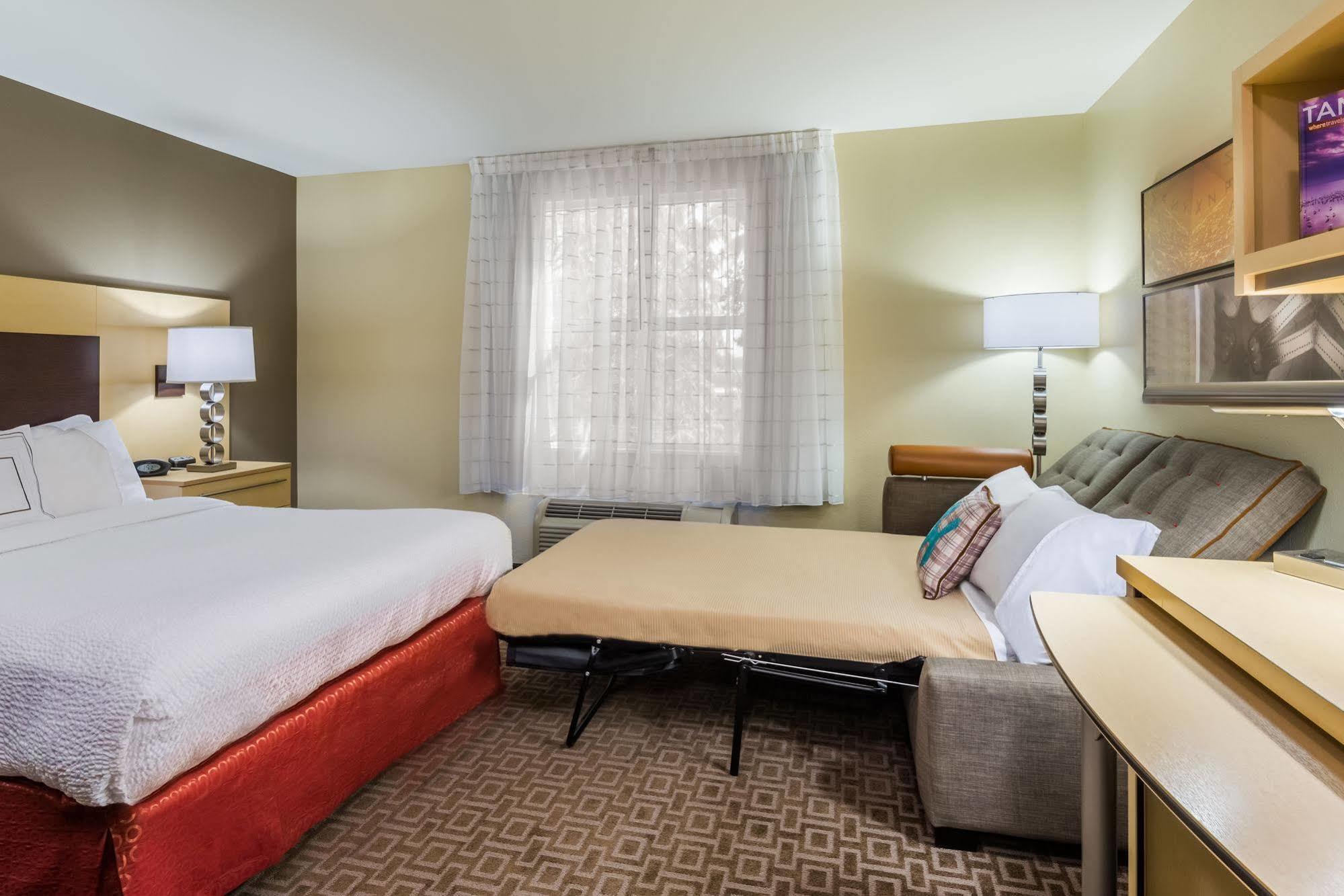 Towneplace Suites Tampa Westshore/Airport Exterior photo
